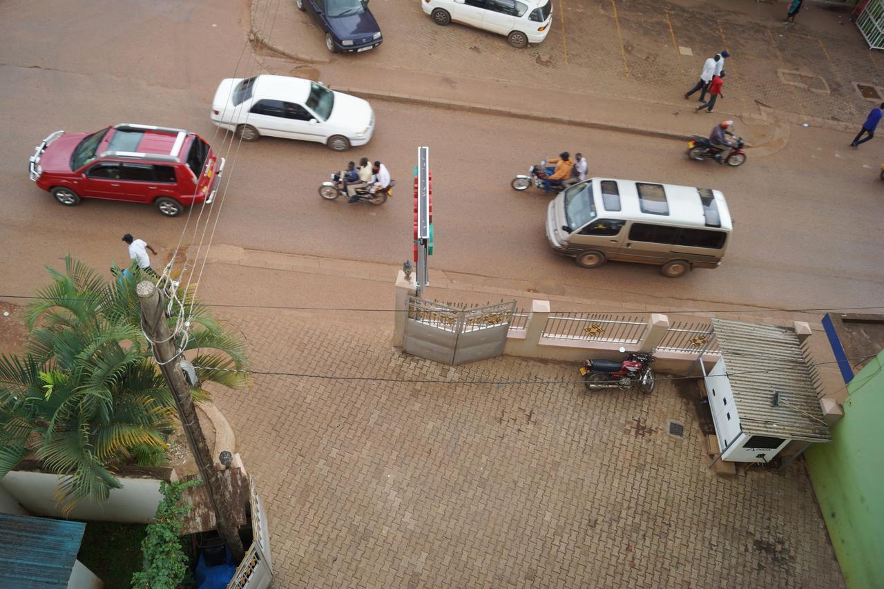Vision Hotel Kampala Eksteriør billede